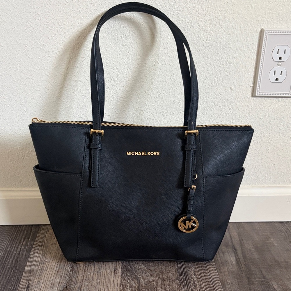 Michael Kors Jet Set Tote